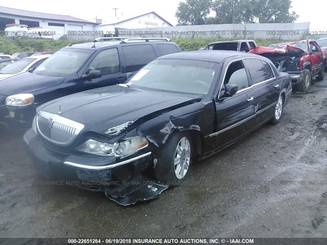 2LNBL8EV0BX762845 - 2011 LINCOLN TOWN CAR EXECUTIVE L BLACK photo 2