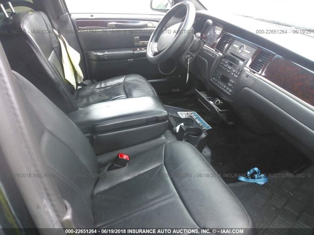 2LNBL8EV0BX762845 - 2011 LINCOLN TOWN CAR EXECUTIVE L BLACK photo 5