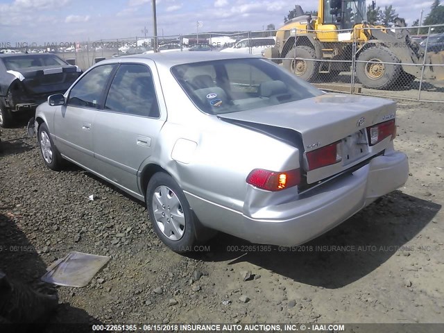 JT2BG22K9Y0462625 - 2000 TOYOTA CAMRY CE/LE/XLE 银色 照片 3