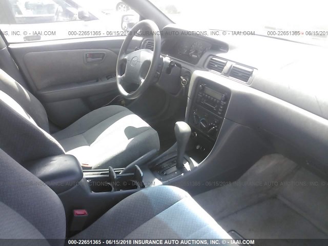 JT2BG22K9Y0462625 - 2000 TOYOTA CAMRY CE/LE/XLE 银色 照片 5