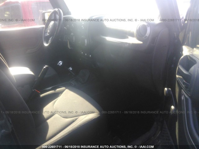 1C4AJWAG2DL666992 - 2013 JEEP WRANGLER SPORT BLACK photo 5