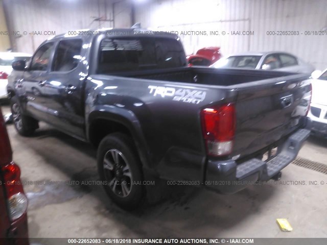 3TMCZ5AN0HM072447 - 2017 TOYOTA TACOMA DBL CAB/SR/TRDSPT/OR/PRO GRAY photo 3