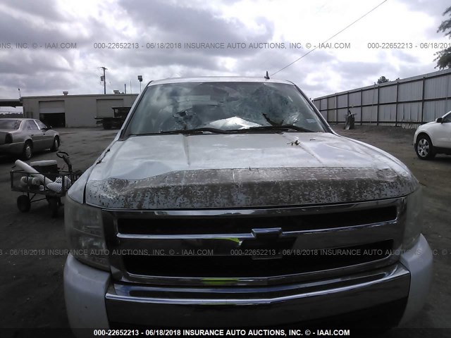 3GCEC13J97G535776 - 2007 CHEVROLET SILVERADO C1500 CREW CAB WHITE photo 6