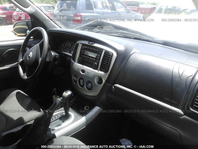 4F2YZ02Z85KM25031 - 2005 MAZDA TRIBUTE I WHITE photo 5