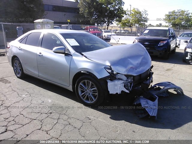 4T1BF1FK7FU954179 - 2015 TOYOTA CAMRY LE/XLE/SE/XSE SILVER photo 1