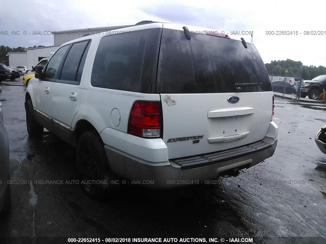 1FMRU15W93LC12828 - 2003 FORD EXPEDITION XLT WHITE photo 3