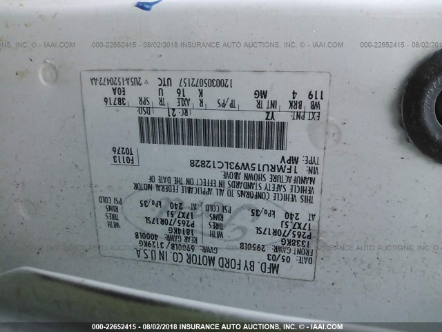 1FMRU15W93LC12828 - 2003 FORD EXPEDITION XLT WHITE photo 9