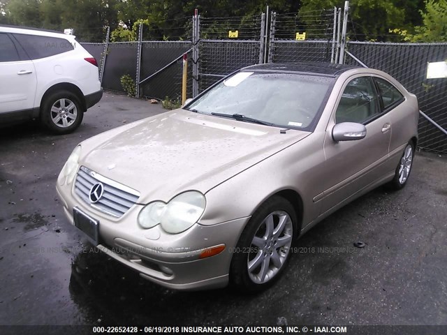 WDBRN47J72A374020 - 2002 MERCEDES-BENZ C 230K SPORT COUPE GOLD photo 2