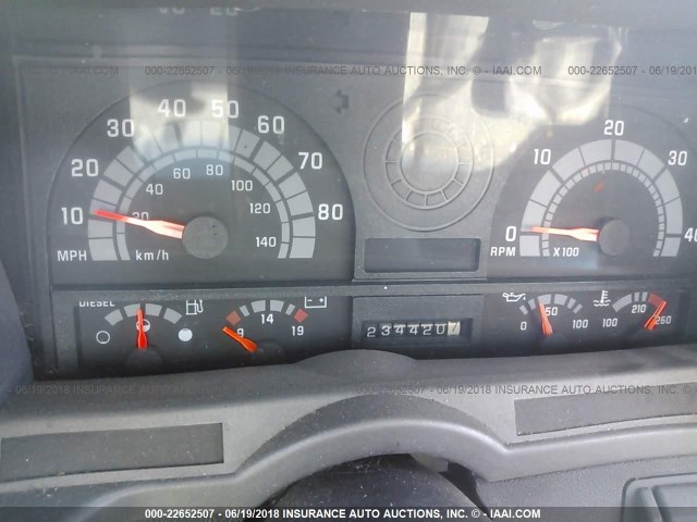 1GDJ7H1C22J515310 - 2002 GMC C-SERIES C7H042 白色 照片 6