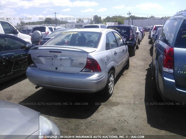 1FAFP38372W113200 - 2002 FORD FOCUS ZTS SILVER photo 4