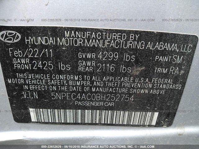 5NPEC4AC0BH252754 - 2011 HYUNDAI SONATA SE/LIMITED SILVER photo 9