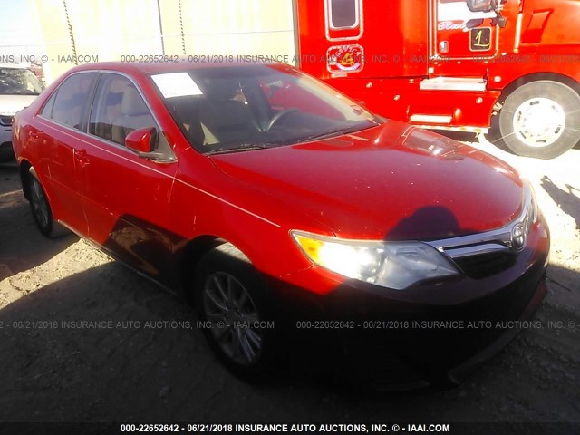 4T4BF1FKXCR255842 - 2012 TOYOTA CAMRY SE/LE/XLE 红色 照片 1