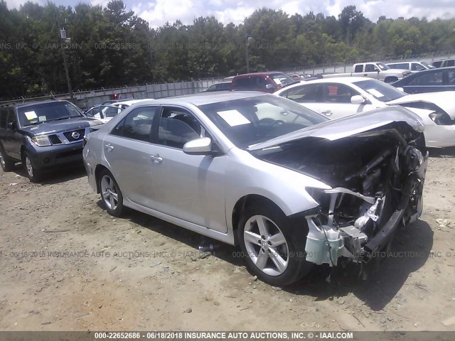 4T1BF1FK8DU276040 - 2013 TOYOTA CAMRY L/SE/LE/XLE 银色 照片 1