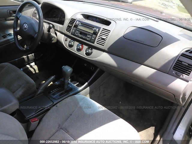 4T1BE32K83U150263 - 2003 TOYOTA CAMRY LE/XLE/SE 银色 照片 5