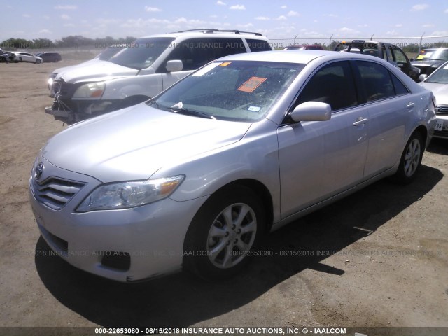 4T4BF3EK3BR216800 - 2011 TOYOTA CAMRY SE/LE/XLE SILVER photo 2