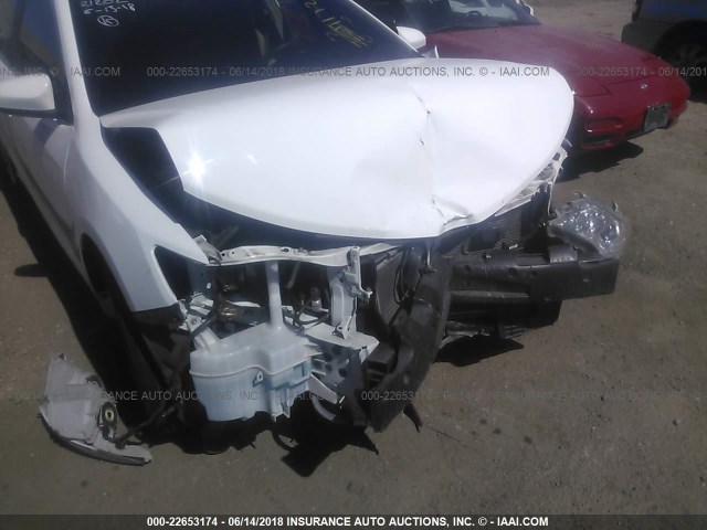 4T1BF1FK9CU133421 - 2012 TOYOTA CAMRY SE/LE/XLE WHITE photo 6