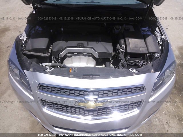 1G11B5SA1DF348225 - 2013 CHEVROLET MALIBU LS 银色 照片 10