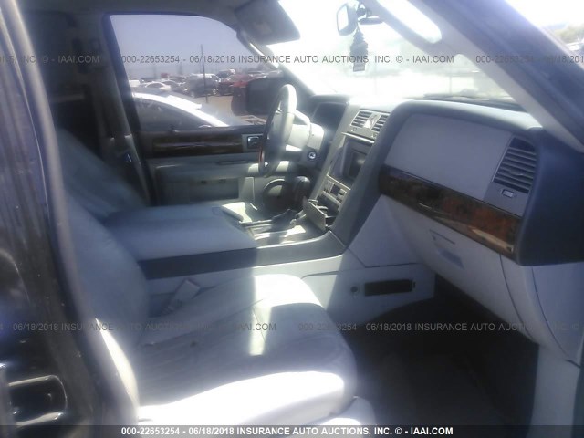 5LMFU27R64LJ16427 - 2004 LINCOLN NAVIGATOR BLACK photo 5