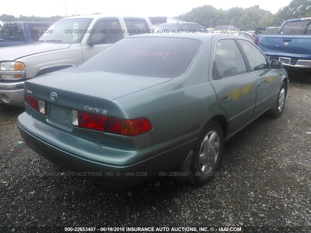 4T1BG22K2YU636322 - 2000 TOYOTA CAMRY CE/LE/XLE GREEN photo 4