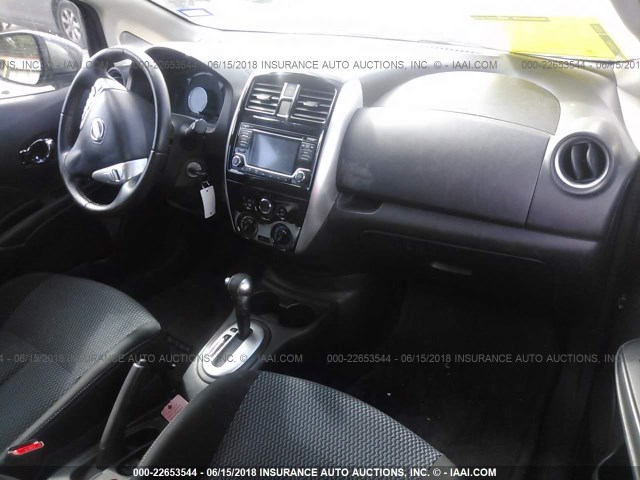 3N1CE2CP4GL351514 - 2016 NISSAN VERSA NOTE S/S PLUS/SV/SL/SR GRAY photo 5