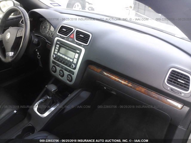 WVWFA71F99V013073 - 2009 VOLKSWAGEN EOS LUX Серый фото 5