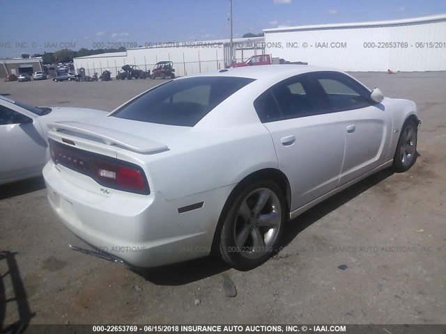 2C3CDXCT0DH583093 - 2013 DODGE CHARGER R/T WHITE photo 4
