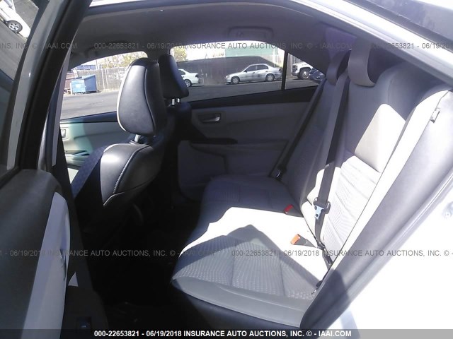 4T1BF1FK5FU484816 - 2015 TOYOTA CAMRY LE/XLE/SE/XSE WHITE photo 8