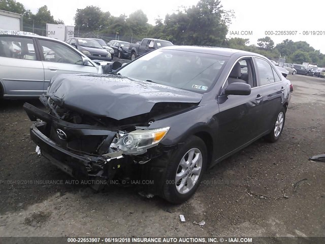 4T1BF3EK0BU182289 - 2011 TOYOTA CAMRY SE/LE/XLE 灰色 照片 2