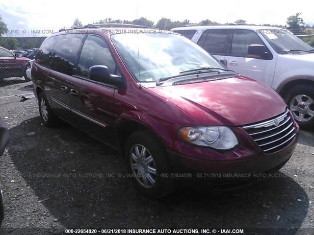 2C4GP54L85R296796 - 2005 CHRYSLER TOWN & COUNTRY TOURING RED photo 1