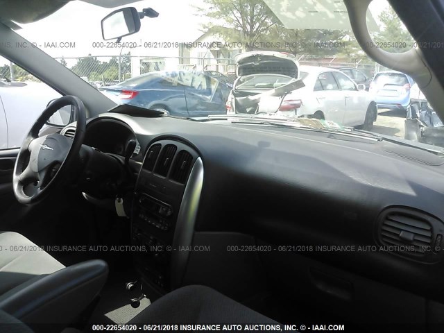 2C4GP54L85R296796 - 2005 CHRYSLER TOWN & COUNTRY TOURING 红色 照片 5