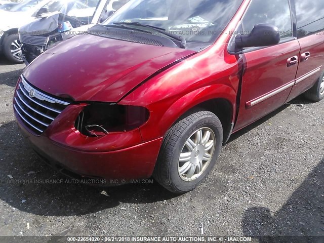 2C4GP54L85R296796 - 2005 CHRYSLER TOWN & COUNTRY TOURING 红色 照片 6