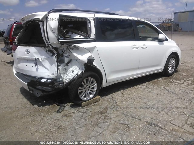 5TDYK3DC7BS035699 - 2011 TOYOTA SIENNA XLE/LIMITED WHITE photo 4