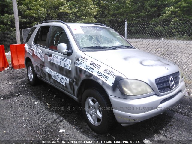 4JGAB54EXYA147221 - 2000 MERCEDES-BENZ ML 320 GRAY photo 1