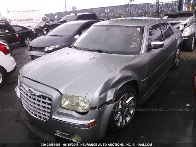 2C3JA63H85H109870 - 2005 CHRYSLER 300C GRAY photo 2