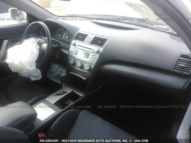 4T1BK46K08U575444 - 2008 TOYOTA CAMRY LE/XLE/SE თეთრი ფოტო 5