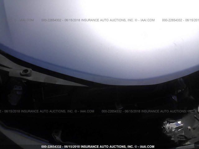 4T1BD1FK2DU075532 - 2013 TOYOTA CAMRY HYBRID/LE/XLE ვერცხლისფერი ფოტო 10