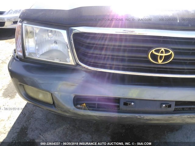 JT3HT05J4X0057103 - 1999 TOYOTA LAND CRUISER  GRAY photo 6