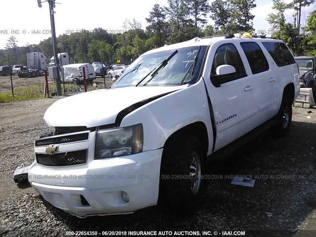 3GNGK26K17G273555 - 2007 CHEVROLET SUBURBAN K2500 WHITE photo 2