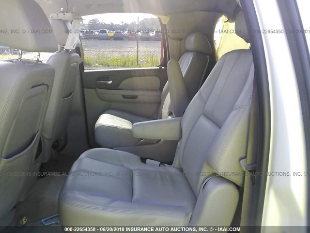 3GNGK26K17G273555 - 2007 CHEVROLET SUBURBAN K2500 WHITE photo 8