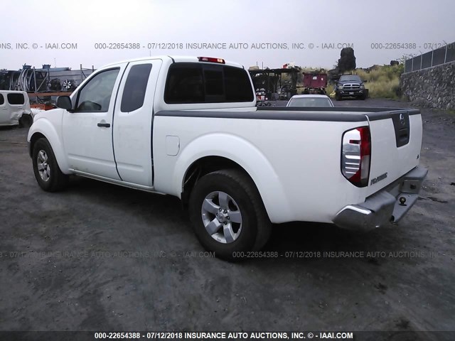 1N6BD0CTXBC413657 - 2011 NISSAN FRONTIER S/SV WHITE photo 3