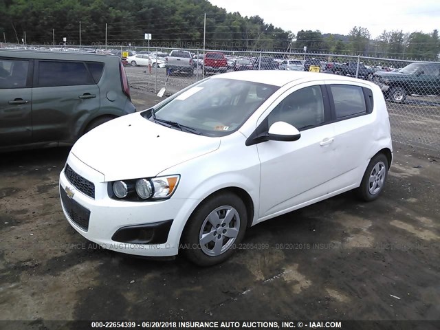 1G1JA6SH2F4170765 - 2015 CHEVROLET SONIC LS 白色 照片 2