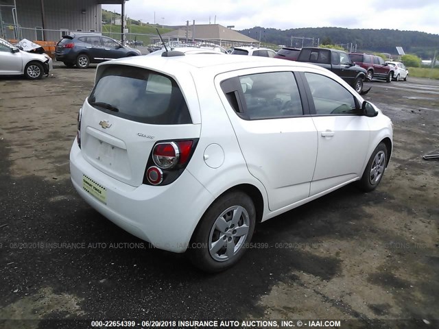 1G1JA6SH2F4170765 - 2015 CHEVROLET SONIC LS 白色 照片 4