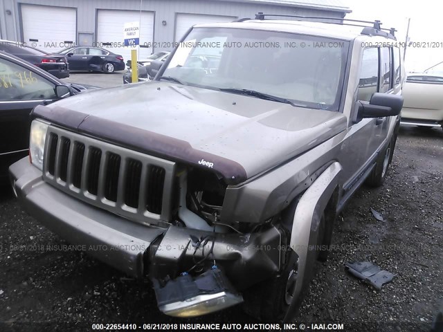 1J8HG48K26C175409 - 2006 JEEP COMMANDER GOLD photo 2