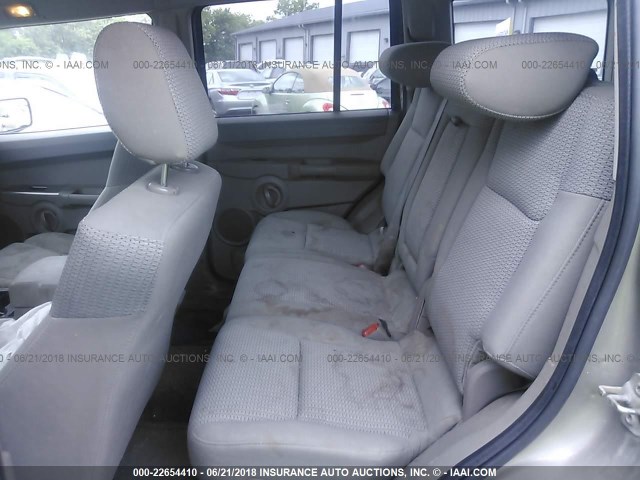 1J8HG48K26C175409 - 2006 JEEP COMMANDER GOLD photo 8
