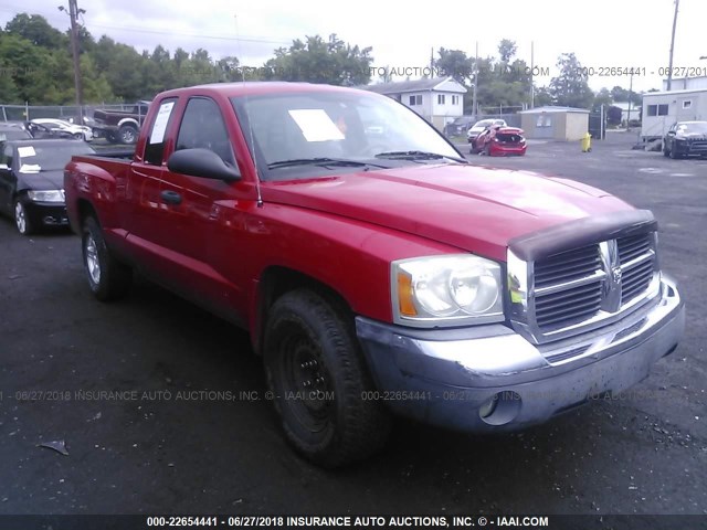 1D7HW42N95S225651 - 2005 DODGE DAKOTA SLT RED photo 1