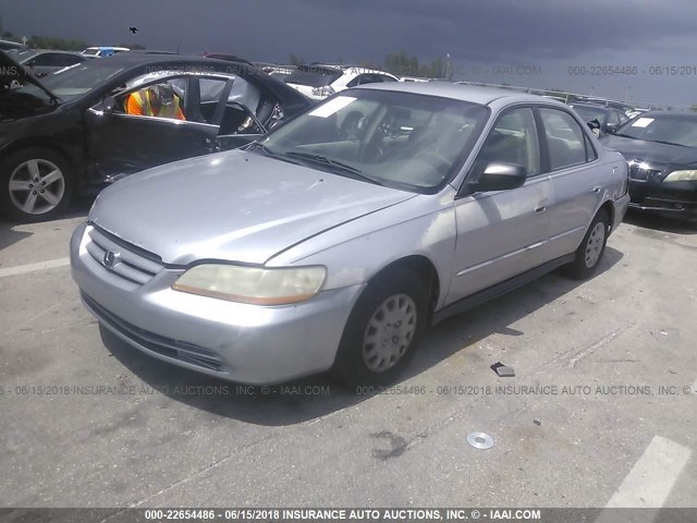 1HGCF86611A031048 - 2001 HONDA ACCORD VALUE SILVER photo 2