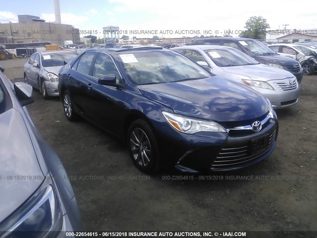 4T1BF1FK3HU649426 - 2017 TOYOTA CAMRY LE/XLE/SE/XSE Dark Blue photo 1