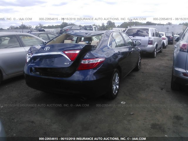 4T1BF1FK3HU649426 - 2017 TOYOTA CAMRY LE/XLE/SE/XSE Dark Blue photo 4