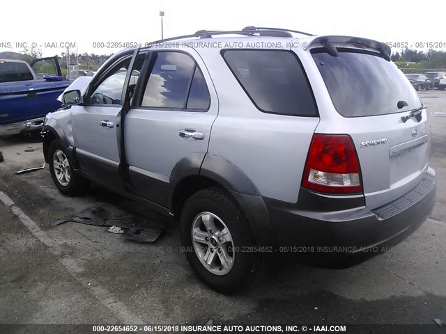 KNDJD733955418624 - 2005 KIA SORENTO EX/LX SILVER photo 3