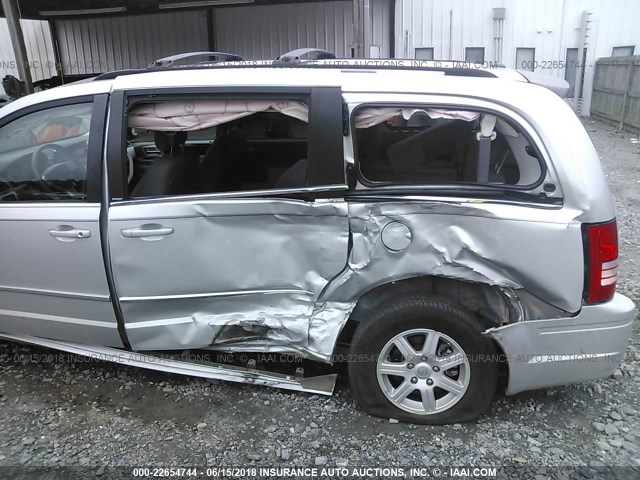 2A4RR5D10AR463402 - 2010 CHRYSLER TOWN & COUNTRY TOURING SILVER photo 6